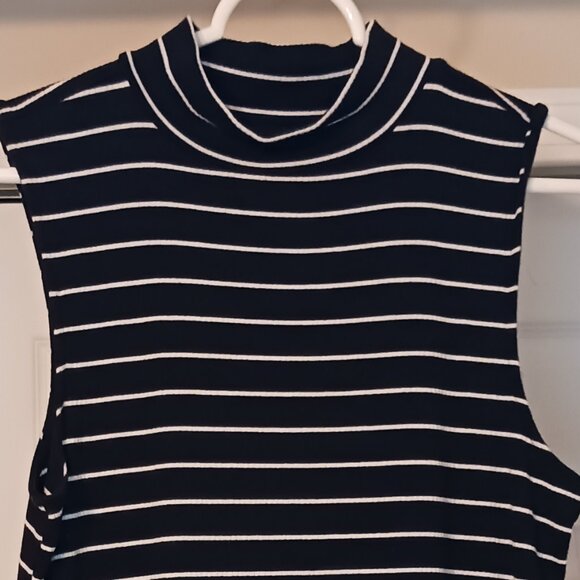 #98 3/$18 - Ana Blue/White Tank Top Size XL - Picture 4 of 6